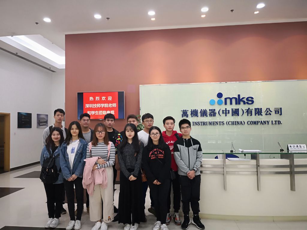 万机海外实习的12个同学_副本.jpg